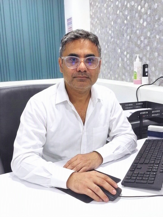 photo of Dr Naresh Nagpal